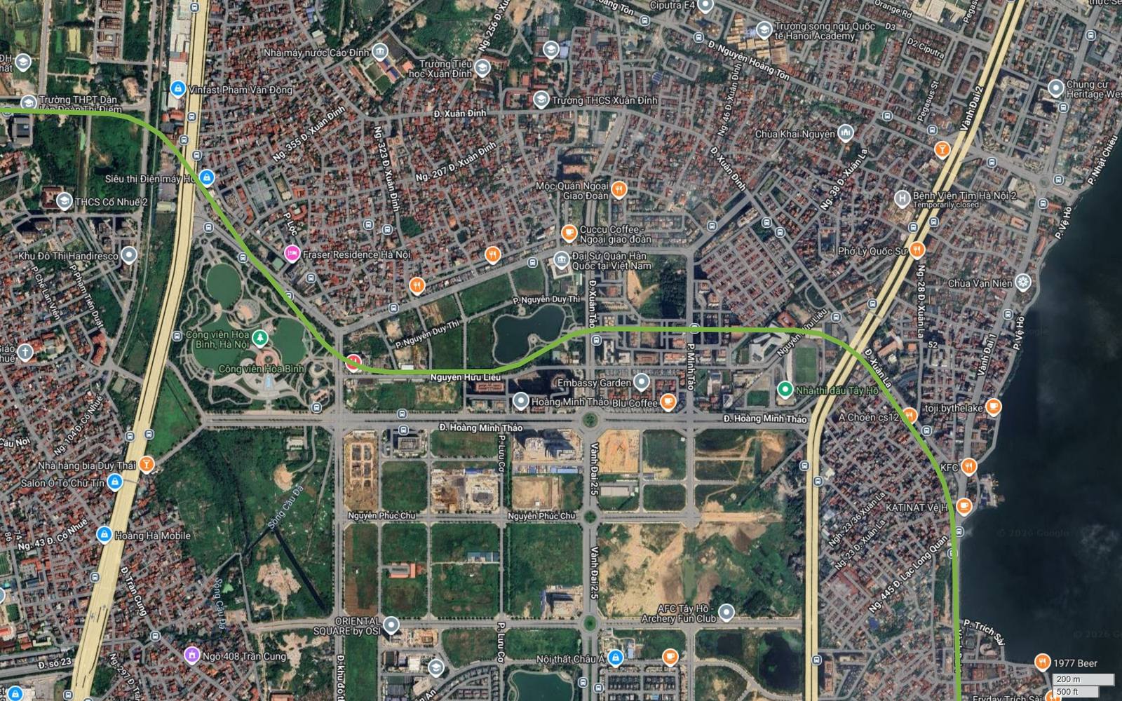 Khu vực cách điểm đầu tuyến metro số 11 Hà Nội chừng năm cây số, nơi Công viên Hòa Bình và khu Starlake khép lại vùng ảnh hưởng của đầu bắc